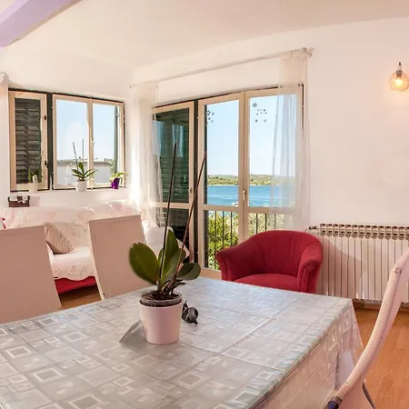 Guest house & Sinkic